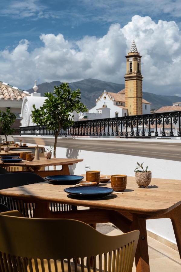 Hotel Silken El Pilar Andalucia 埃斯特波纳 外观 照片