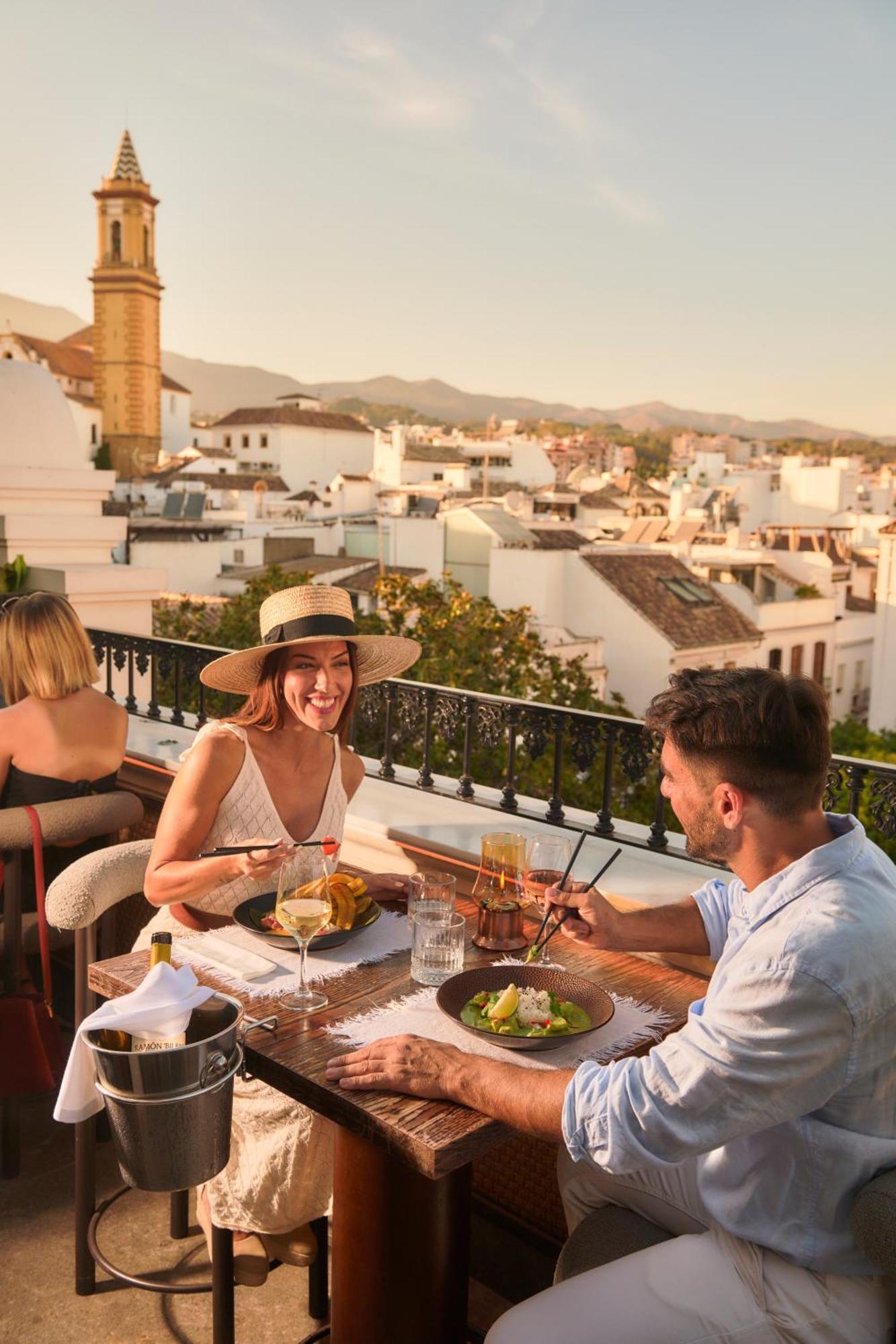Hotel El Pilar Andalucia 埃斯特波纳 外观 照片