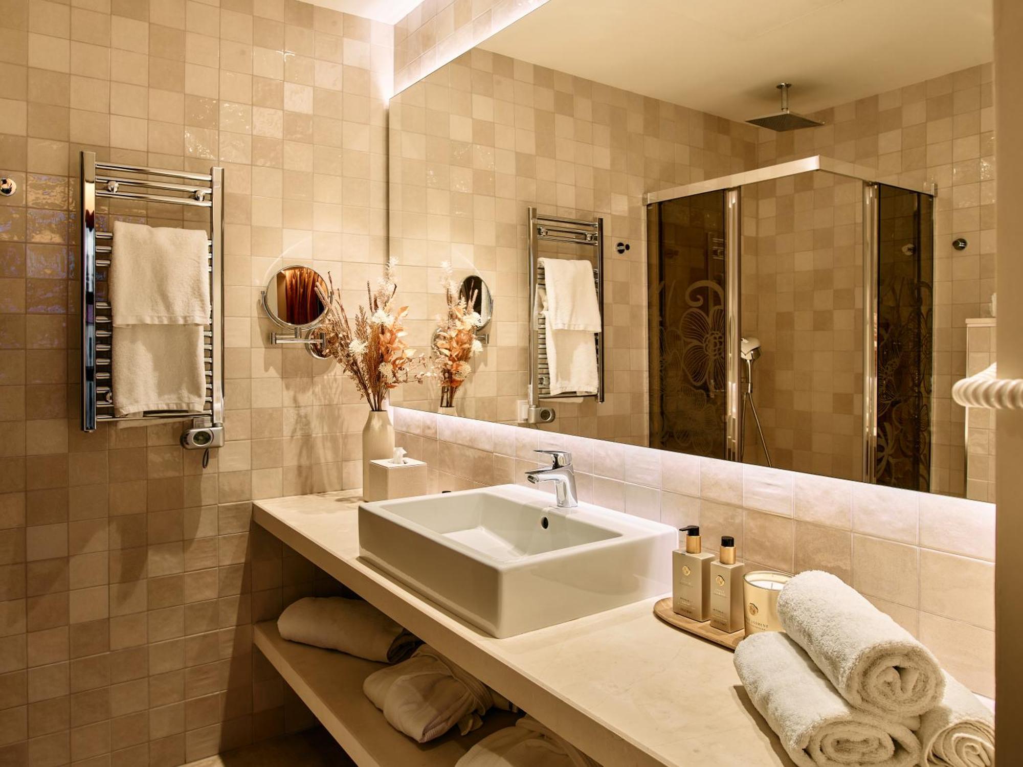 Hotel El Pilar Andalucia 埃斯特波纳 外观 照片