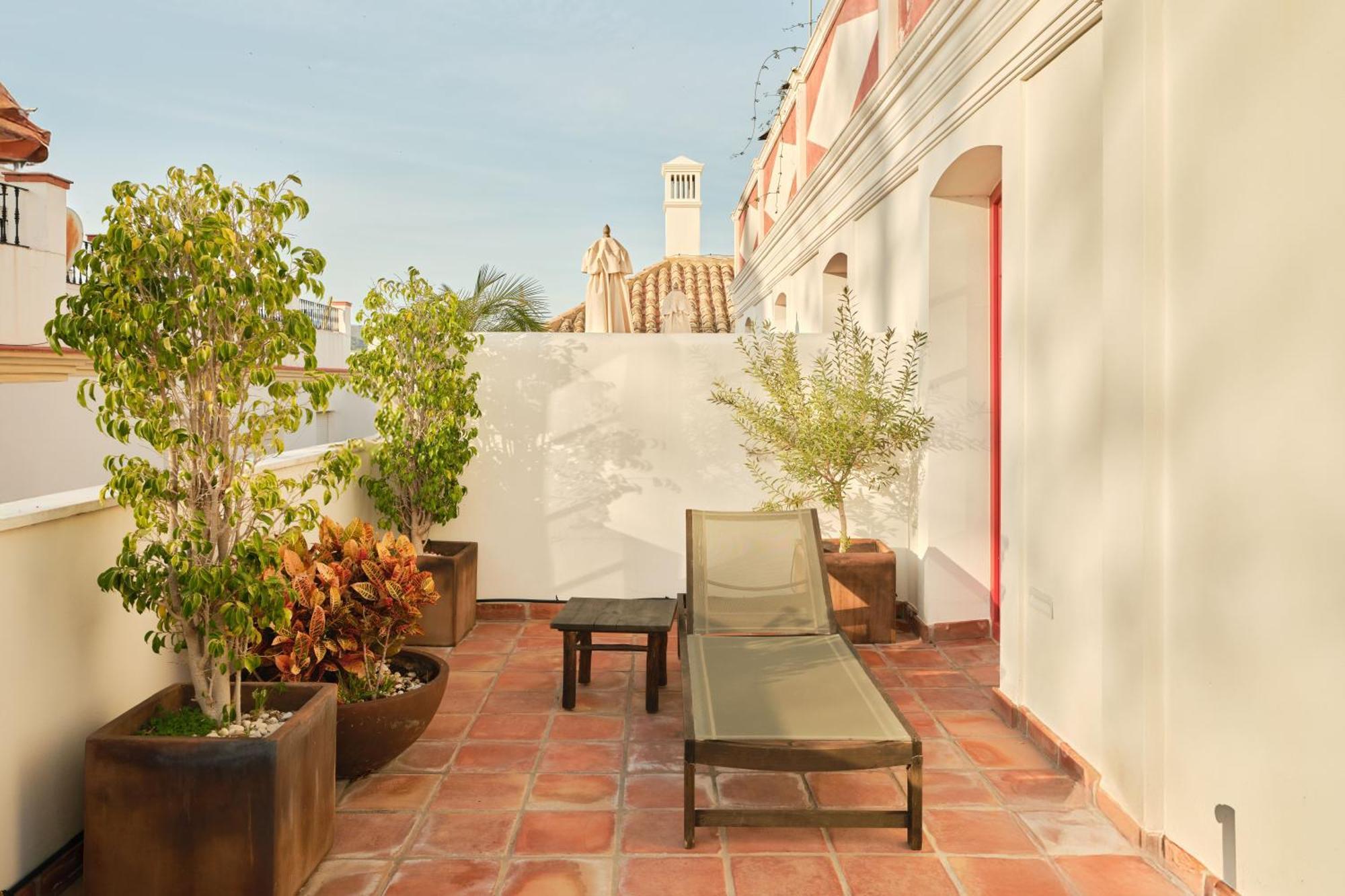 Hotel El Pilar Andalucia 埃斯特波纳 外观 照片
